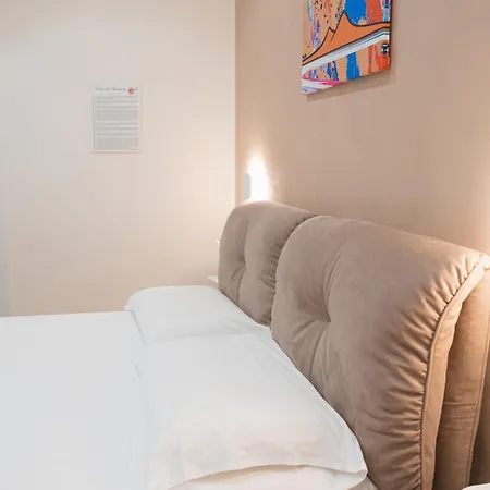 Pensjonat Nazzarooms 4*